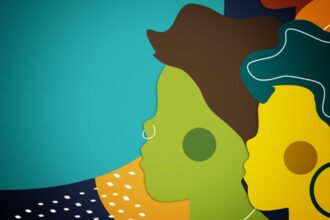 Imagem de cidade com prédios e pessoas representando diversidade social e desenvolvimento urbano sustentável