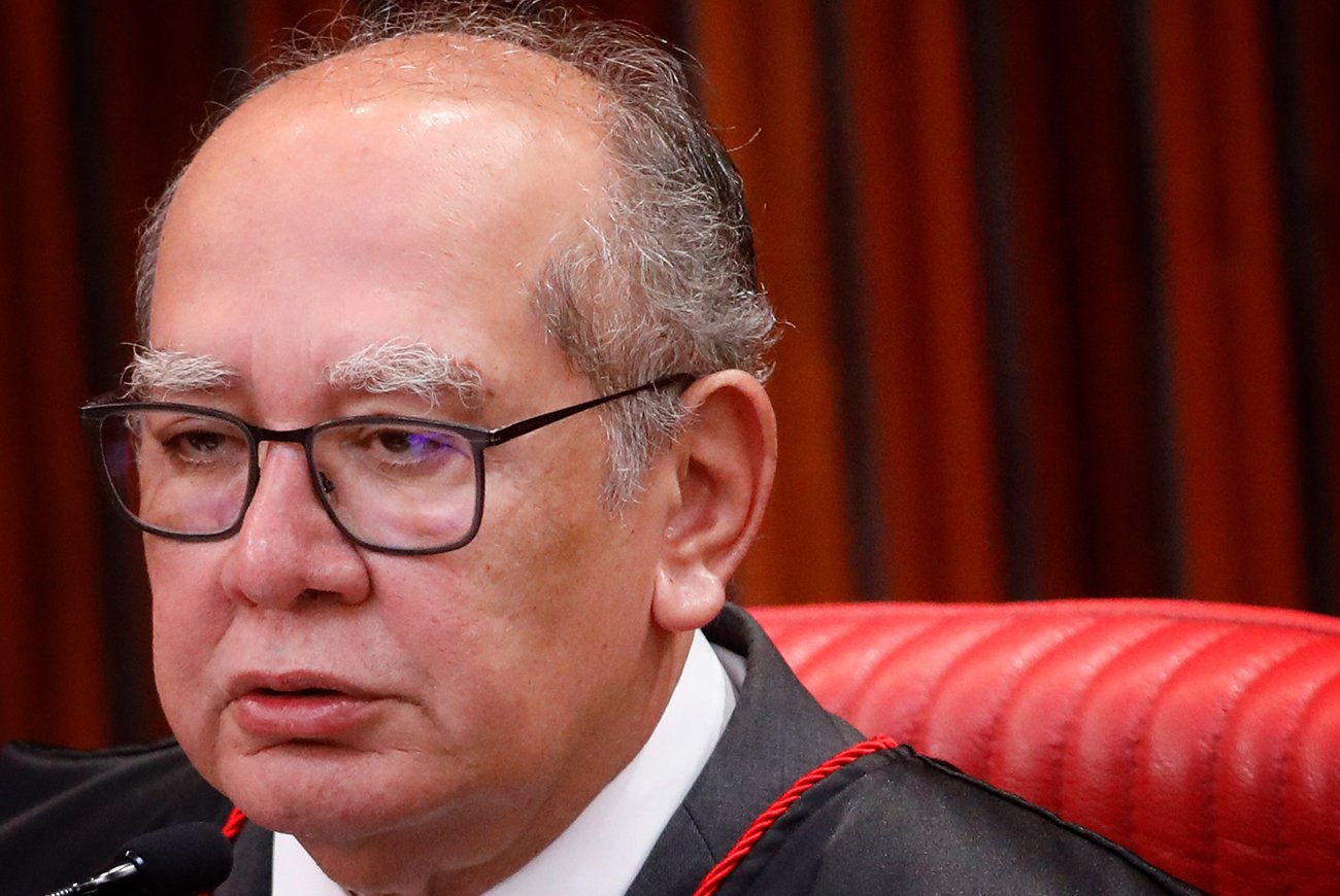 O ministro Gilmar Mendes, decano do STF, em sessão plenária da Corte. Em nota oficial, o magistrado rebateu o relatório final da CPI do Crime Organizado e contestou a validade jurídica dos indiciamentos aprovados pelo colegiado.