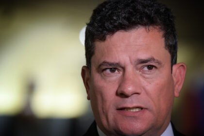 Sérgio Moro em palanque no Paraná, eleições 2026