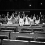 Representação gráfica da Lei 14.192/2021 sobre os direitos políticos das mulheres no Brasil.