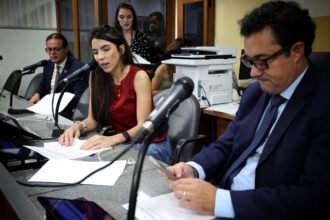 Reunião da Comissão de Defesa dos Direitos da Pessoa com Deficiência da Assembleia Legislativa de Minas Gerais, que aprovou parecer favorável ao PL 4.820/25 em 28 de abril de 2026