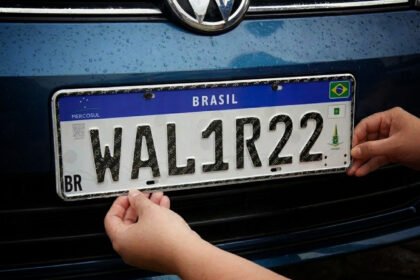 Placa Mercosul com cidade e estado modelo aprovado Câmara 2026