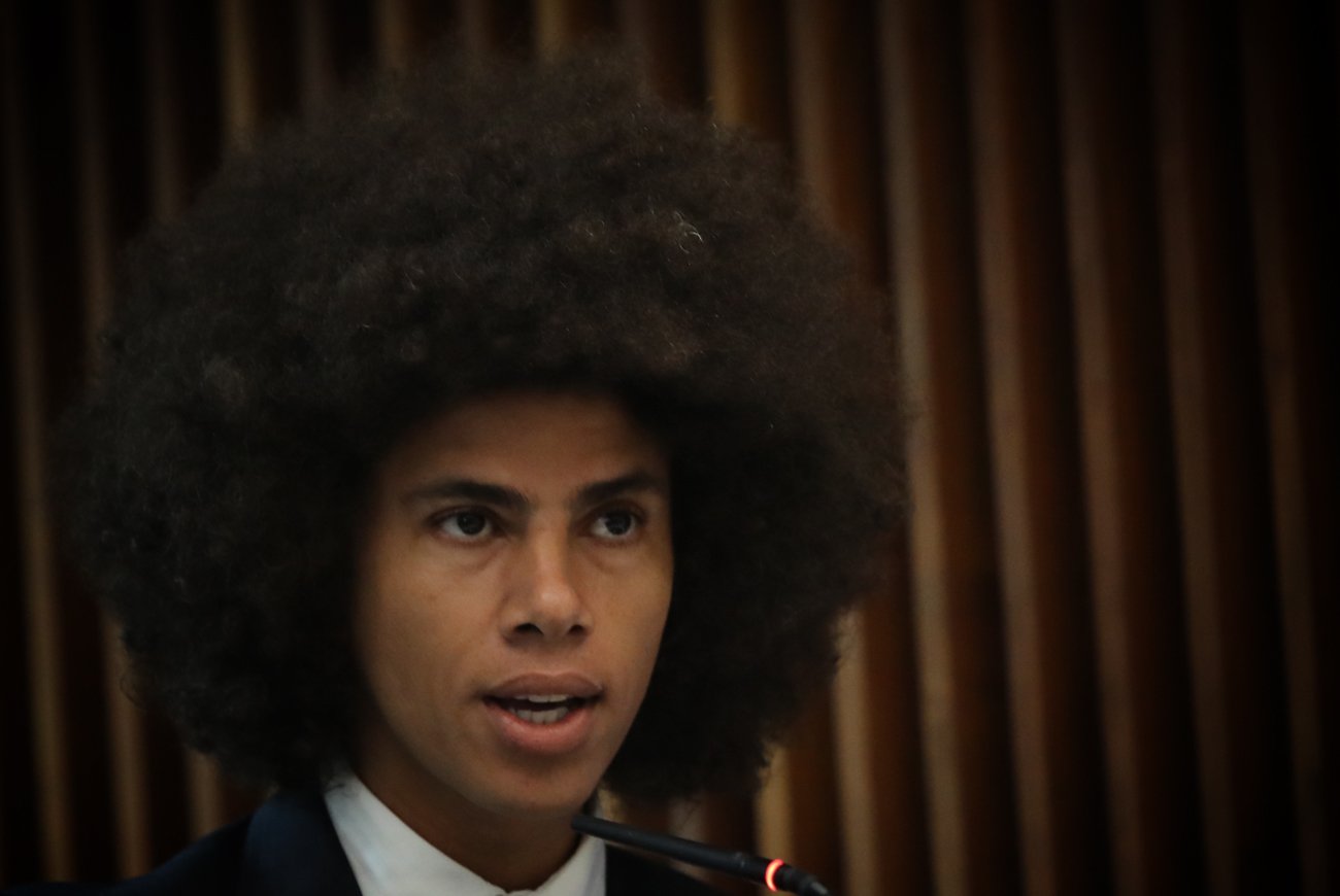 Deputado Renato Freitas em sessão no Conselho de Ética da ALEP.