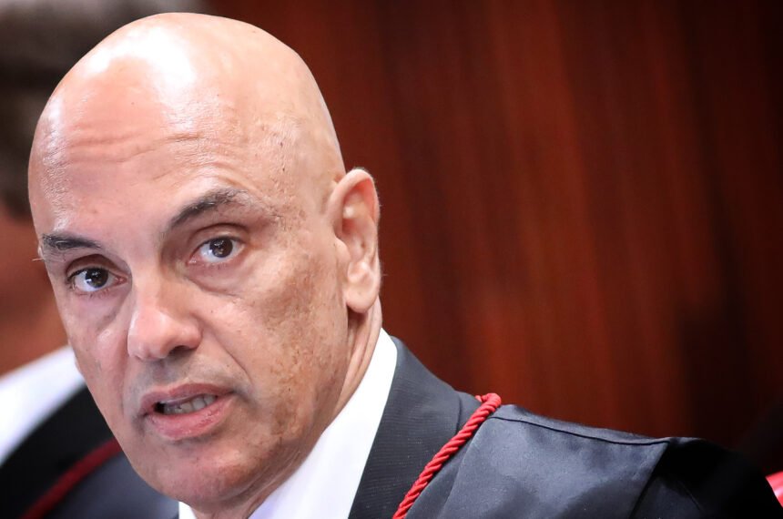 Plenário do Supremo Tribunal Federal com ministros durante sessão de julgamento