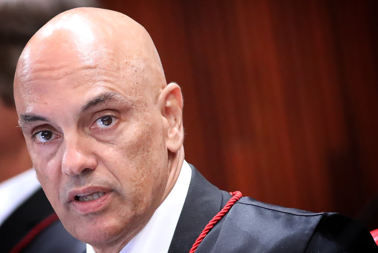 Plenário do Supremo Tribunal Federal com ministros durante sessão de julgamento